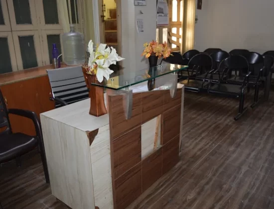 s.v. SMILE 32 DENTAL Clinic/Dr.Konda Amarnath /Dr.K.Prachi
